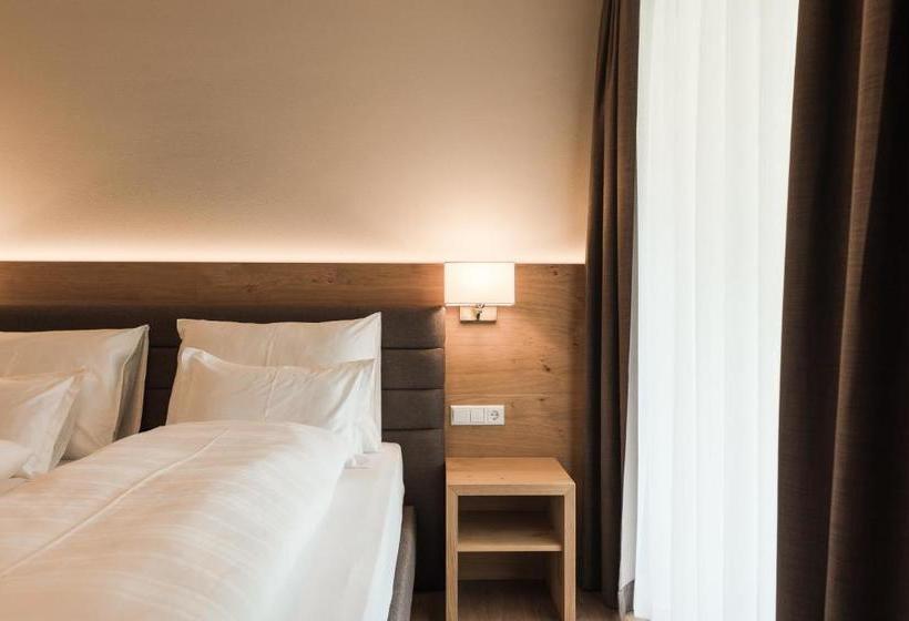 پانسیون Lifestyle Hotel Alpin
