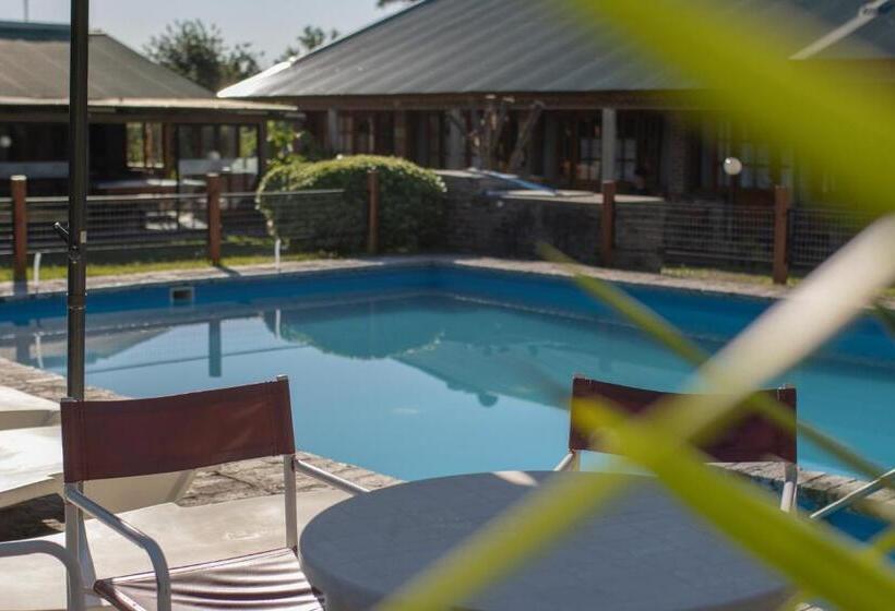 هاستل Hostal Canela