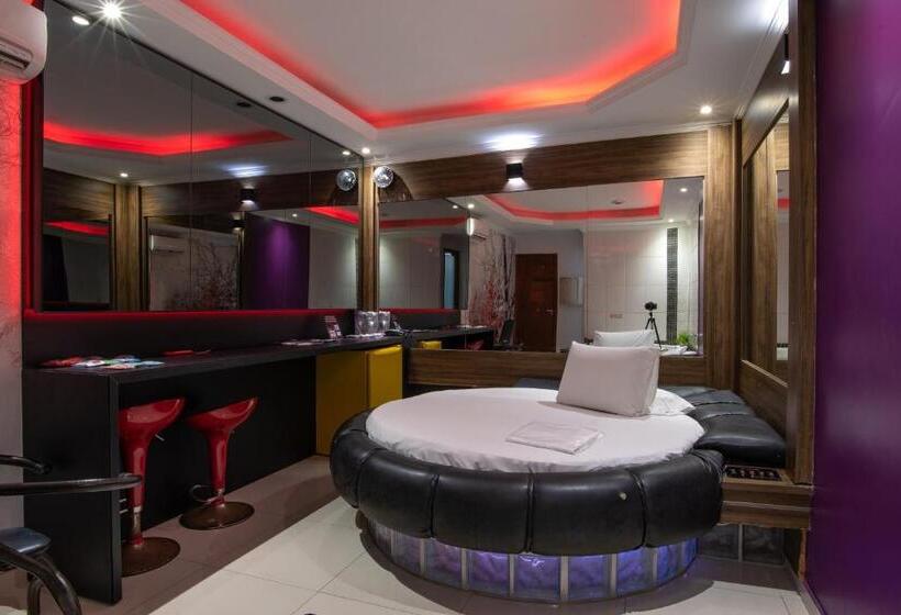 Motel Fantasy 2