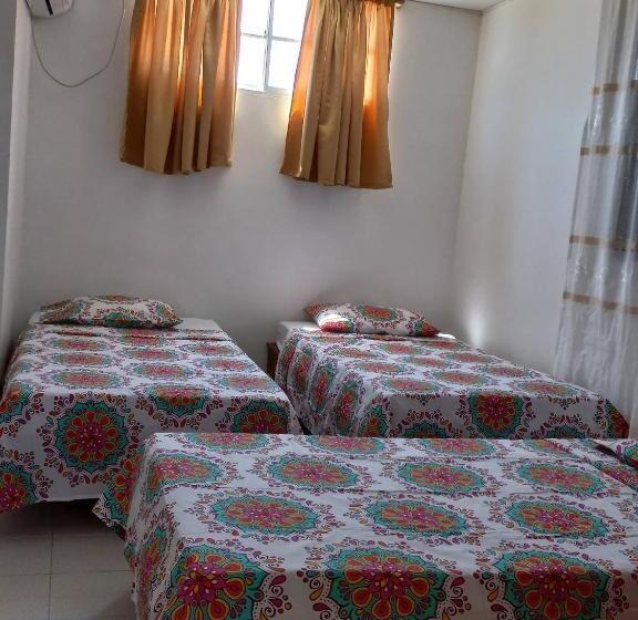 بنسيون Hostal El Recreo