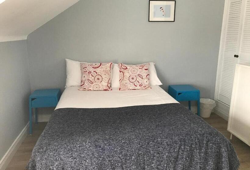 פנסיון Rolling Wave Guesthouse