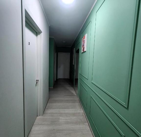 پانسیون Apartments On Vaja Pshavela