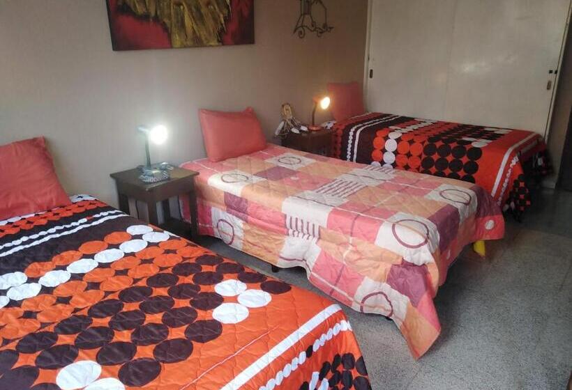 Majatalo Hostal Los Lagos Inn