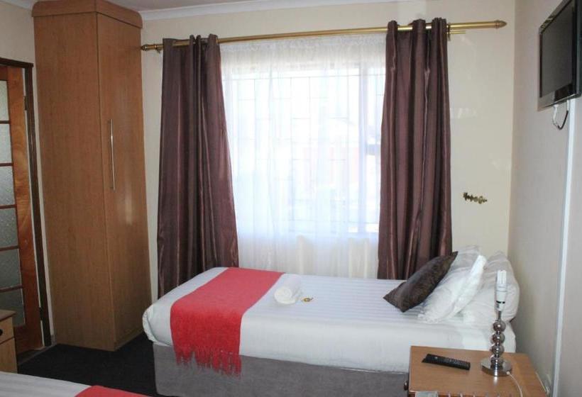 بنسيون Phomolo Guest House