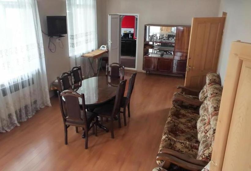 پانسیون Tamila Guest House