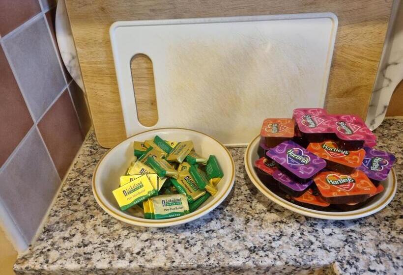 بنسيون The Jays Guest House