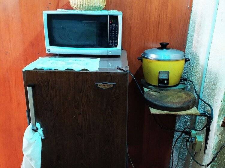 پانسیون Hostal Latitud Ecuem