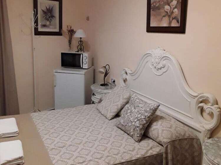 פנסיון Hostal Rocio