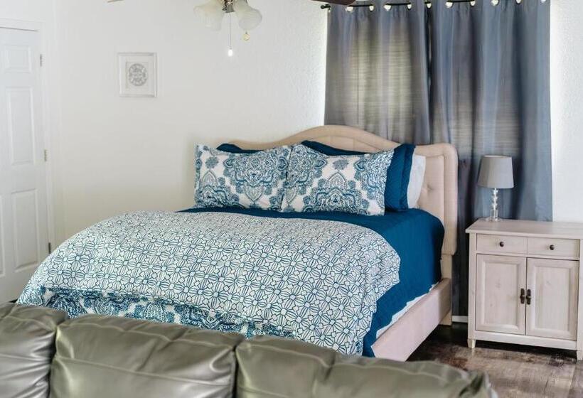 Общежитие Anchor Inn And Suites