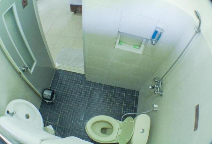 بنسيون Guest House Rumah Wahidin Syariah