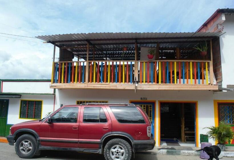 هاستل Hostal Música Y Arte