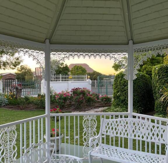 פנסיון Colesview Guest House
