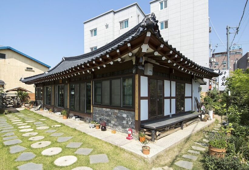 פנסיון Dasomchae Hanok Stay