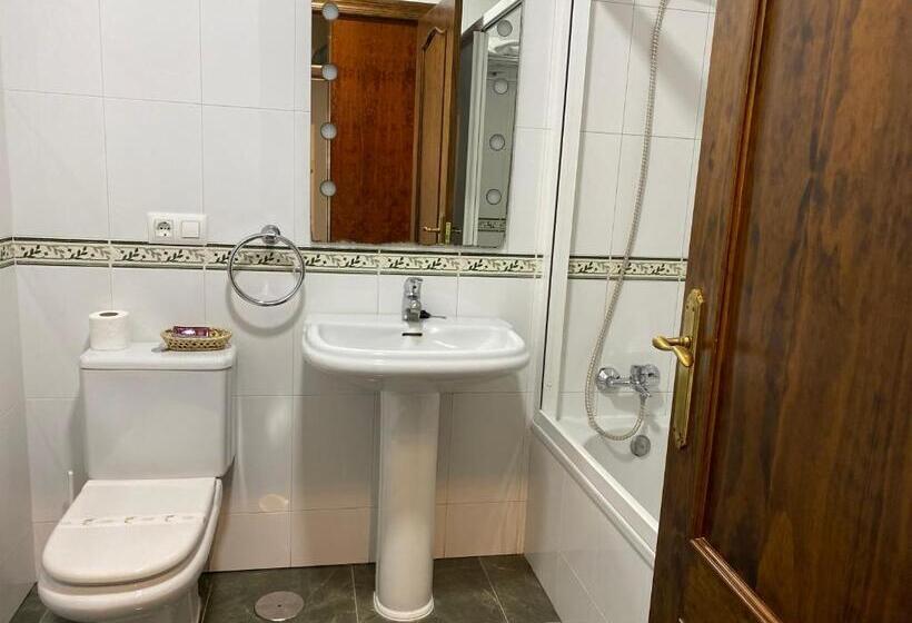 Пансион Hostal Restaurante La Curva