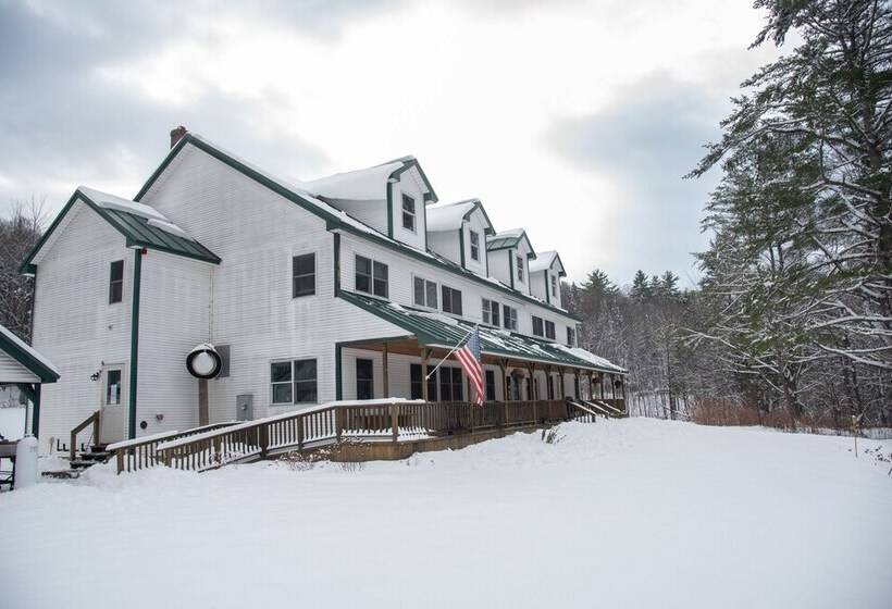 فندق صغير Inn By The River