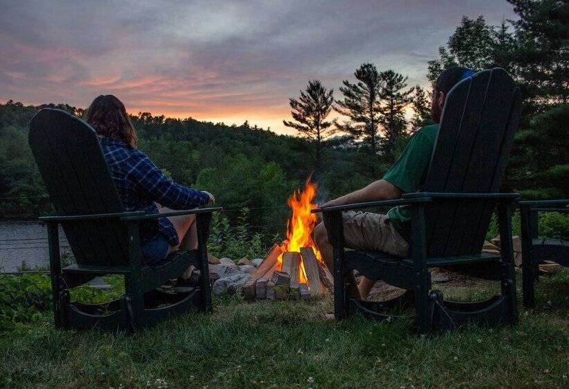 فندق صغير Inn By The River