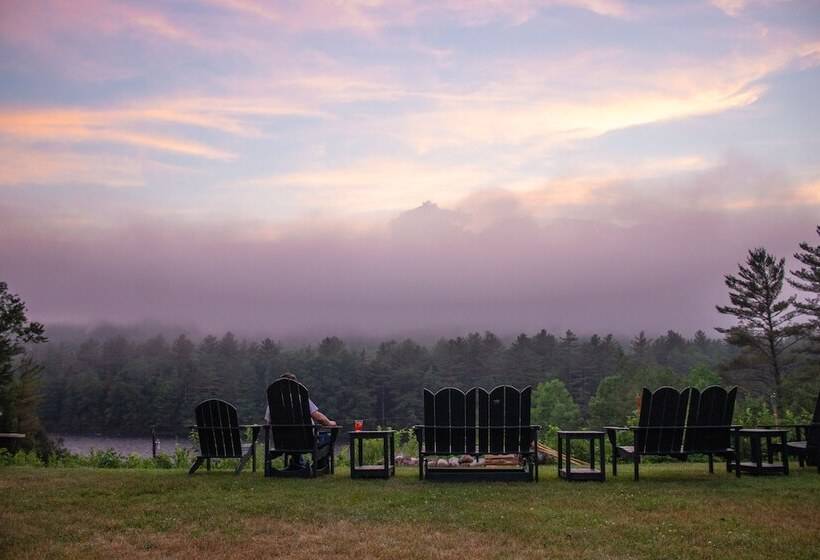 فندق صغير Inn By The River