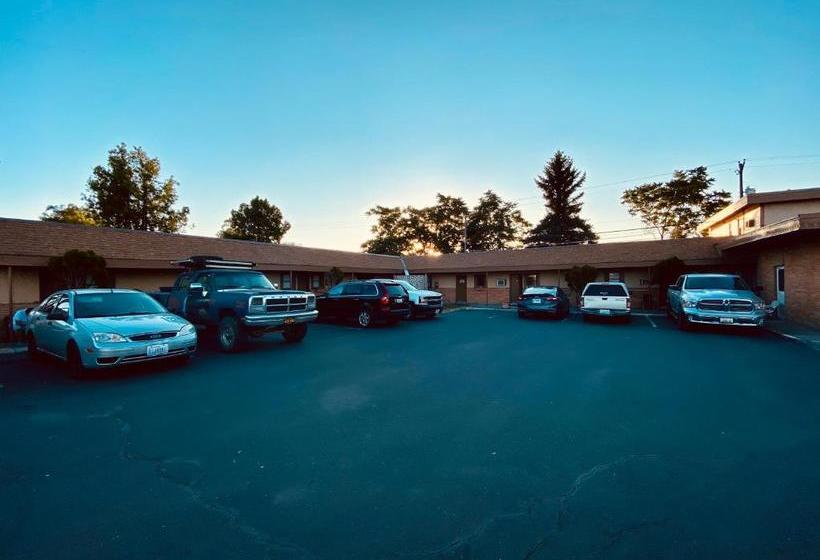 Lakeside Motel