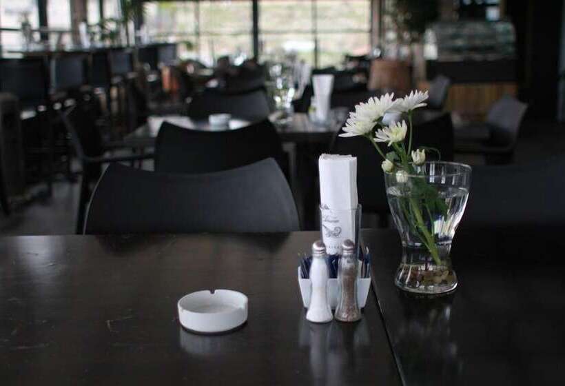בית מלון כפרי Ankars Suites &