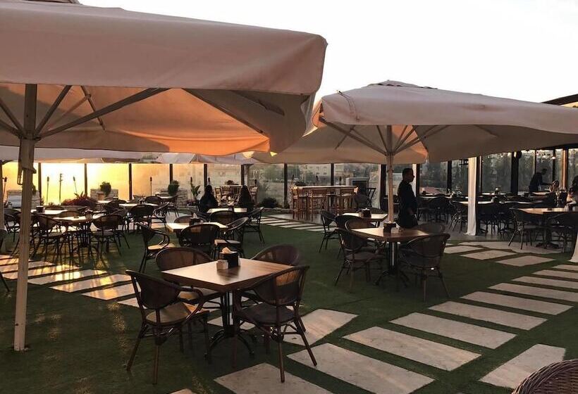 בית מלון כפרי Ankars Suites &