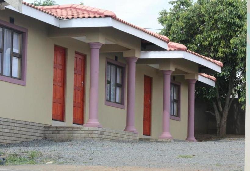 פנסיון Mbopha Guest House