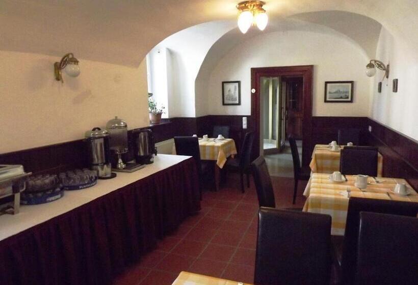 Отель Gasthof Zum Goldenen Löwen