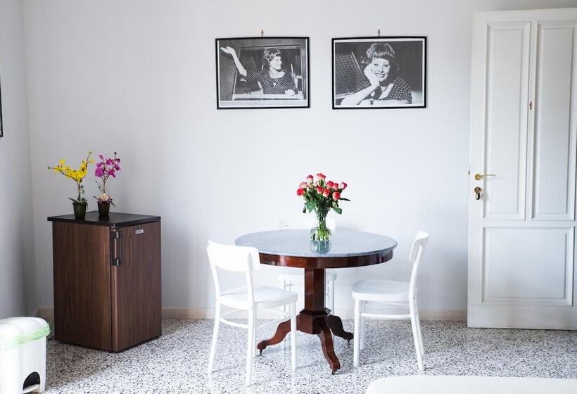 پانسیون Vittoria Guest House Battipaglia