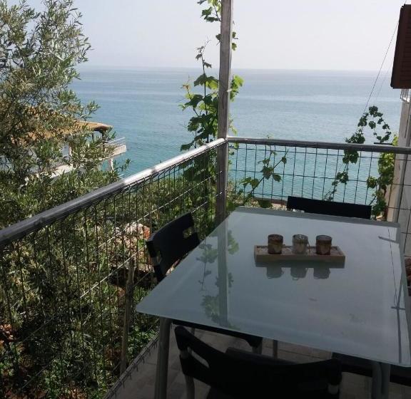 پانسیون Qeparo Antonio Rooms