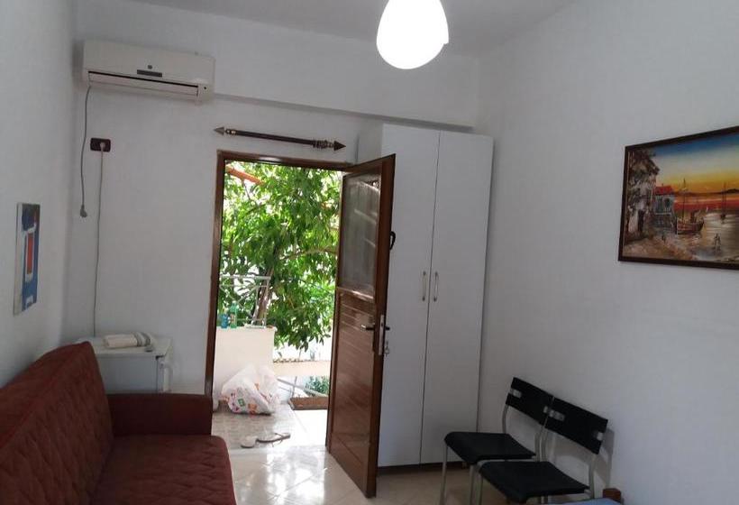 پانسیون Qeparo Antonio Rooms