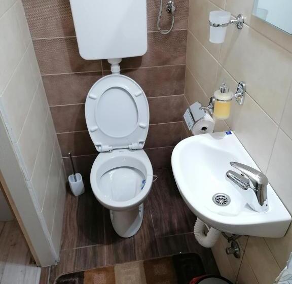 Prenoćište Day Holiday