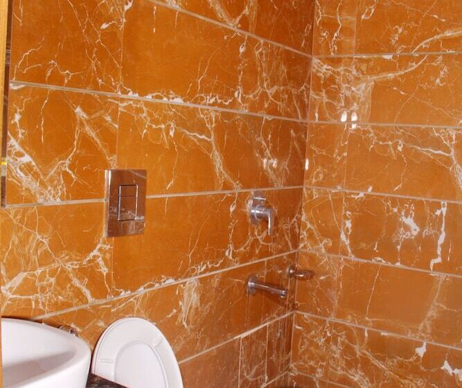 پانسیون New Frontier