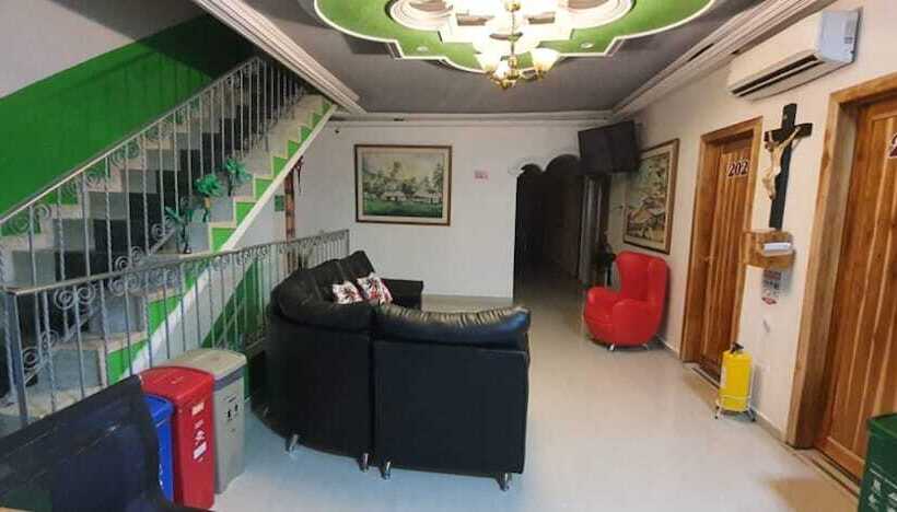 هتل Banana Paradise