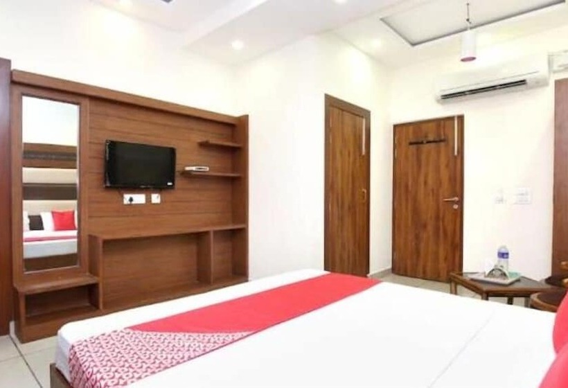 فندق Panash