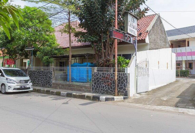 هتل Reddoorz Near Pasar Pagi Cirebon 2