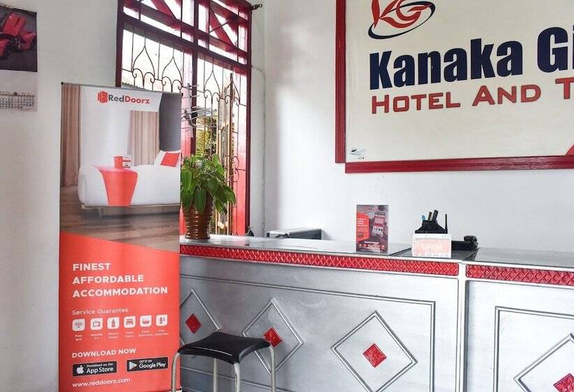 هتل Reddoorz Near Sultan Hasanuddin Airport 2