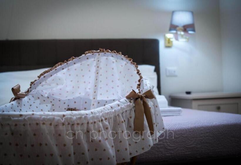 住宿加早餐  La Dimora Del Falconiere   Luxury Suites