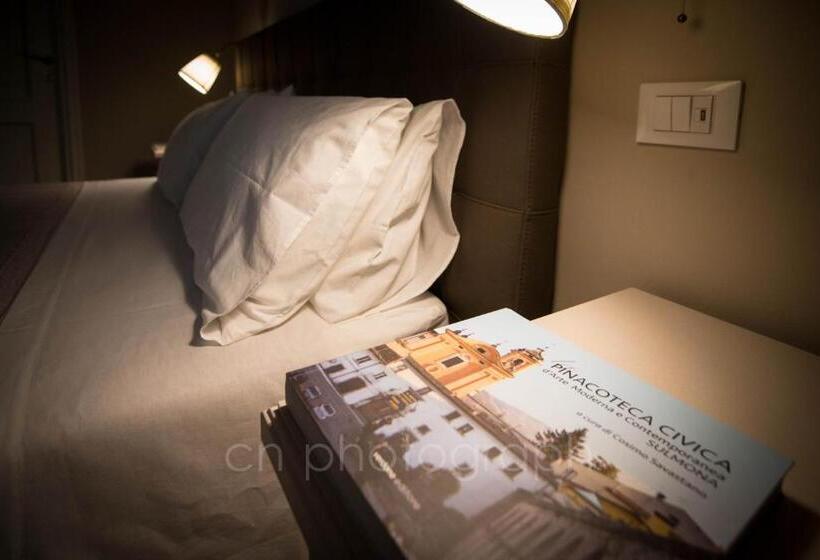 住宿加早餐  La Dimora Del Falconiere   Luxury Suites