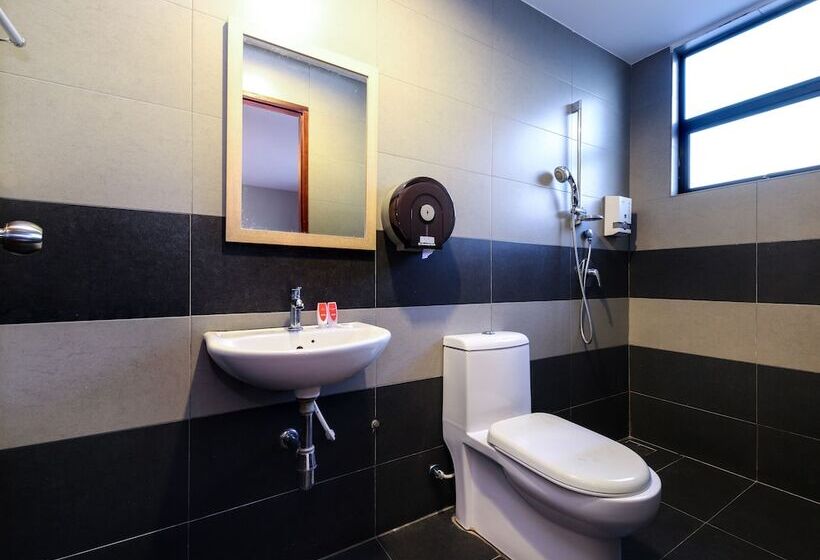 هتل Oyo 910 Hills Residence