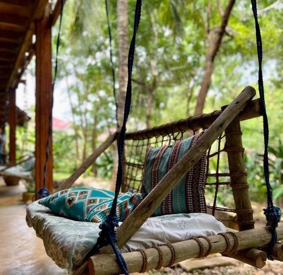 تختخواب و صبحانه Mawingu Lodge