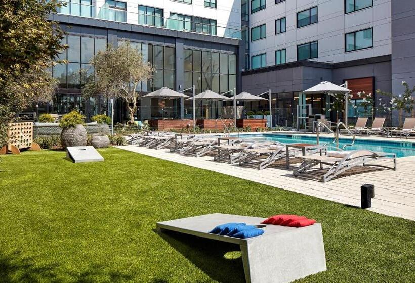 هتل Element Santa Clara