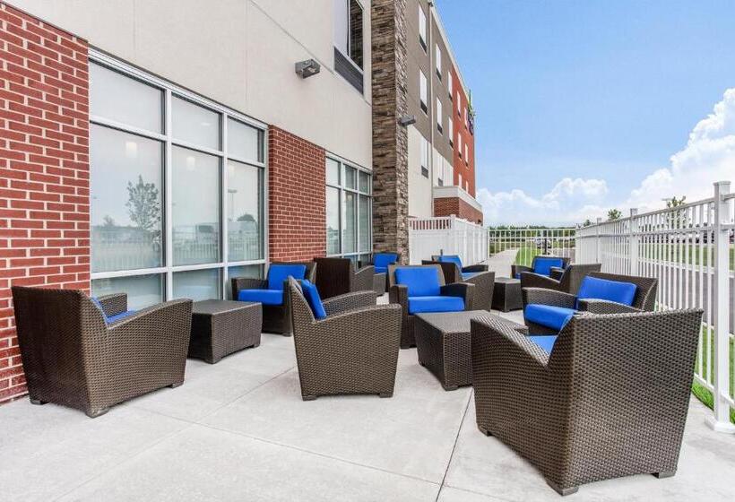 בית מלון כפרי Holiday Inn Express & Suites   Ottawa, An Ihg