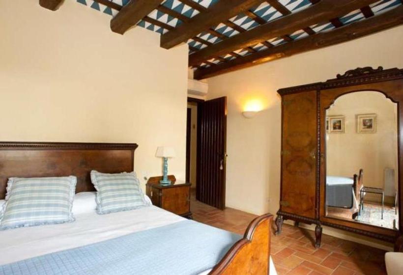 Отель Hostal La Riera De Peratallada
