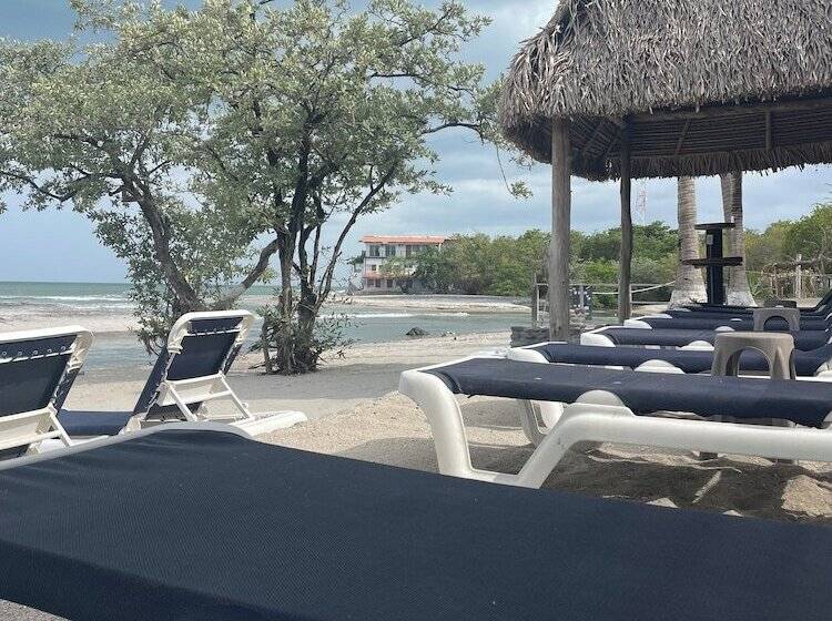 مبيت وإفطار San Carlos Surf Resort & Eco Lodge
