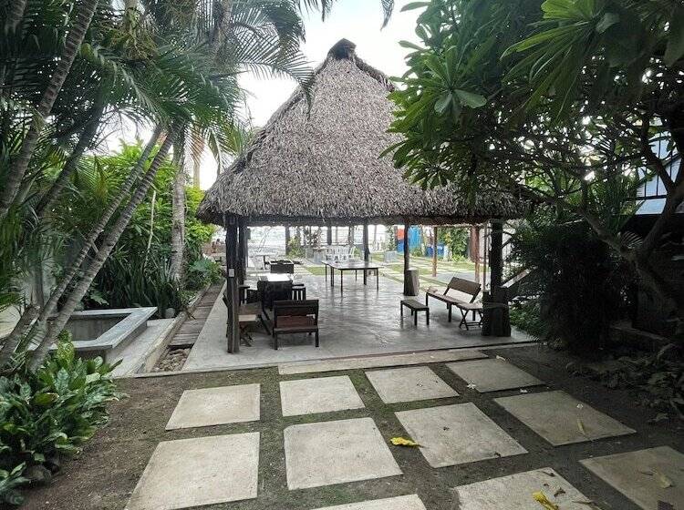 مبيت وإفطار San Carlos Surf Resort & Eco Lodge