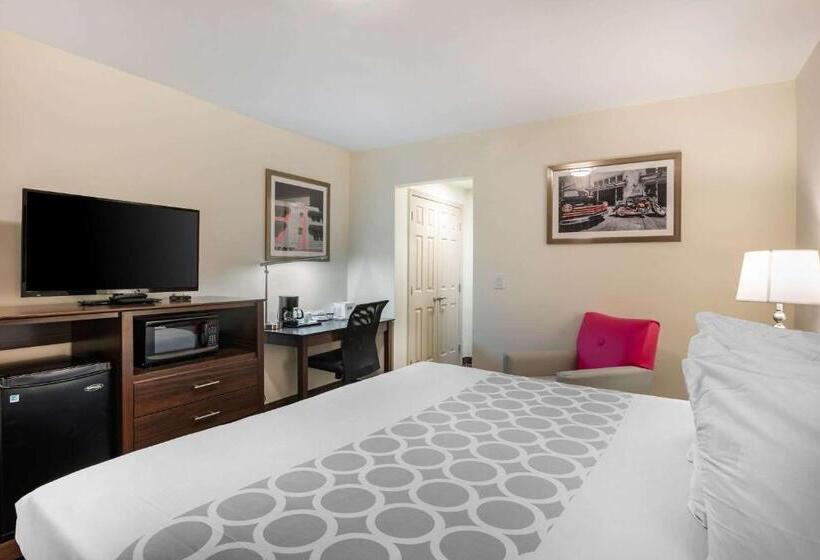 هتل Rodeway Inn Near Hollywood Beach
