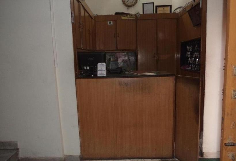 فندق Budget Accommodation Near Station Road