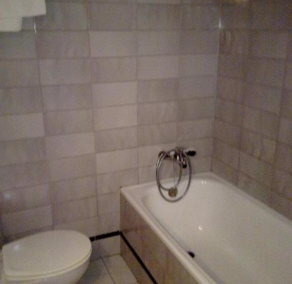 بنسيون Hostal Restaurante Carlos Iii