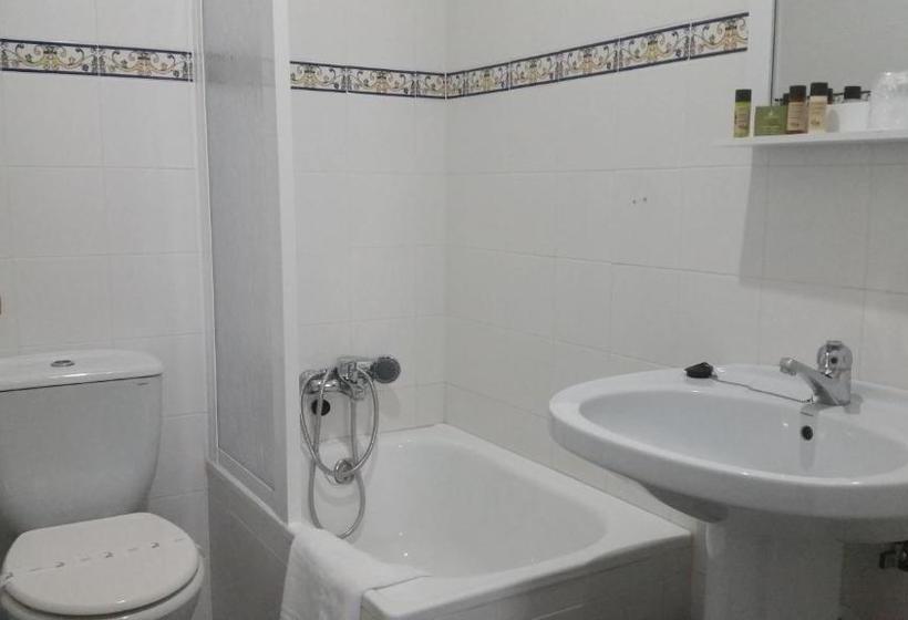 ペンション Hostal Sierra De Tentudía