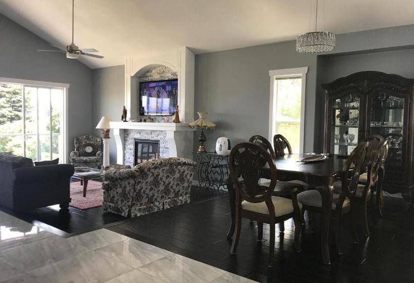 مبيت وإفطار Lake And Bridge View Vacation Home