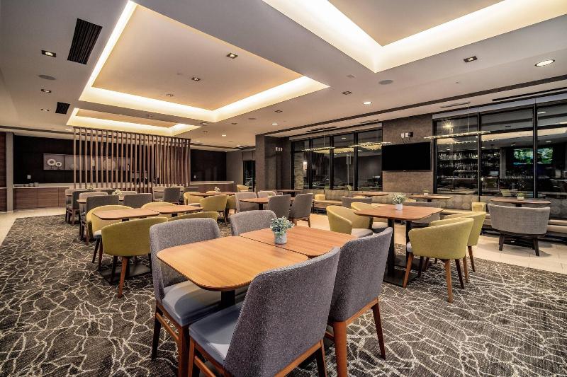 בית מלון כפרי Springhill Suites By Marriott Oakland Airport